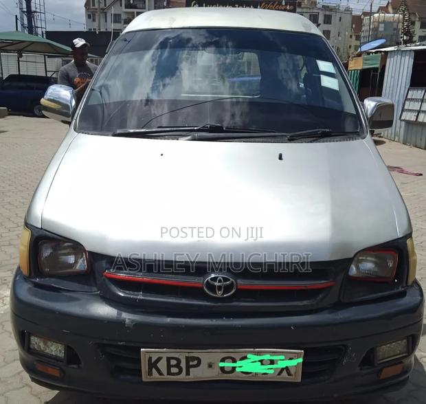 Toyota Noah 2006 Silver