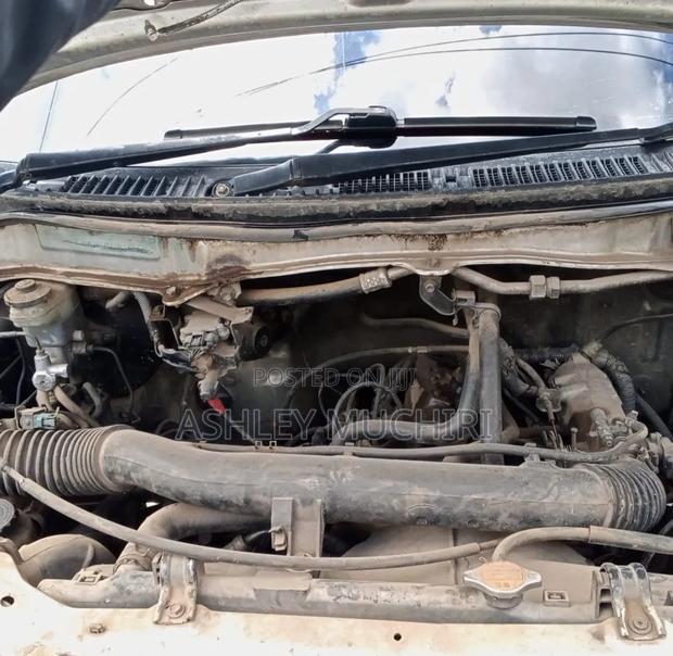 Toyota Noah 2006 Silver