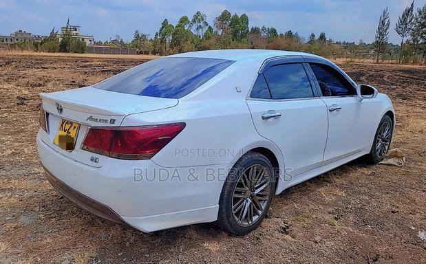Toyota Crown 2013 White