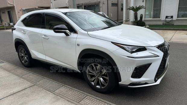 Lexus NX 300 FWD 2019 White