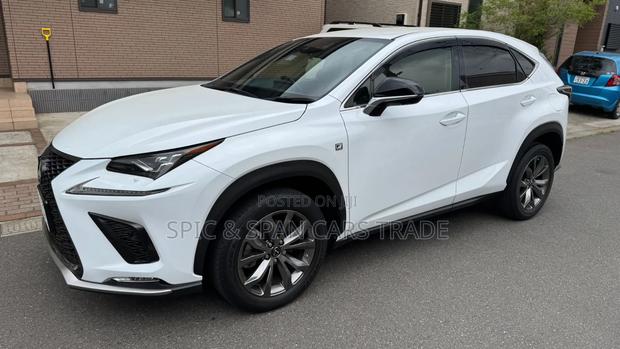 Lexus NX 300 FWD 2019 White