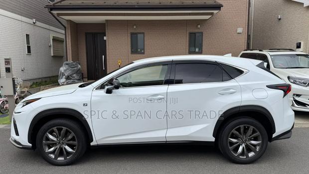 Lexus NX 300 FWD 2019 White