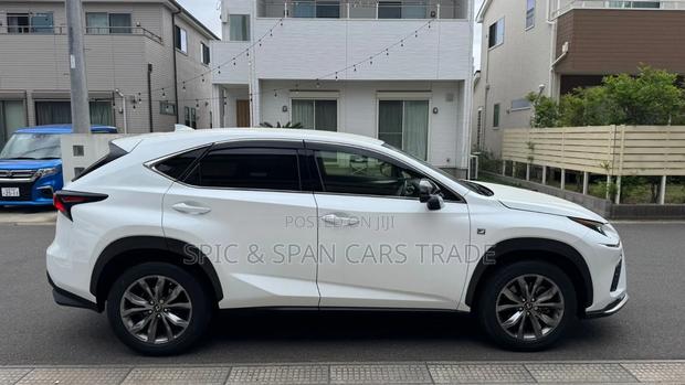 Lexus NX 300 FWD 2019 White