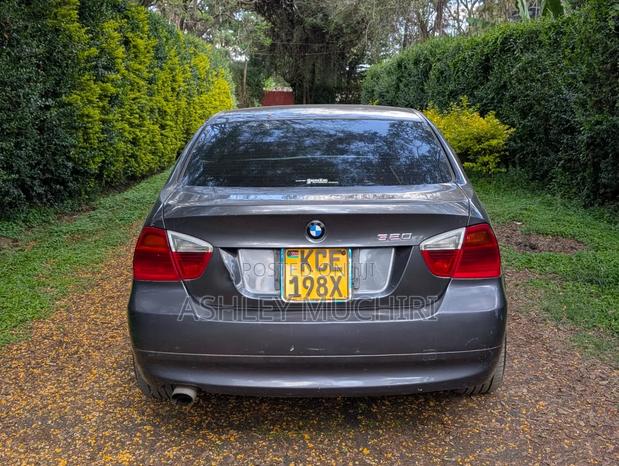 BMW 320i 2008 Gray