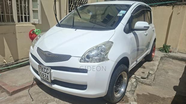 Toyota Ractis 1.5 FWD 2008 White
