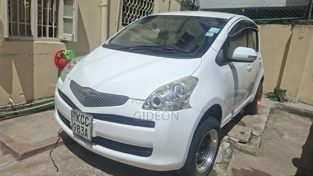Toyota Ractis 1.5 FWD 2008 White