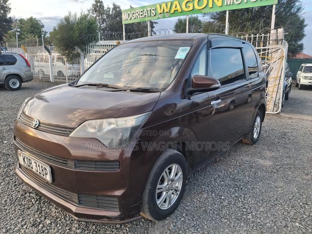 Toyota Spade 2013 Brown