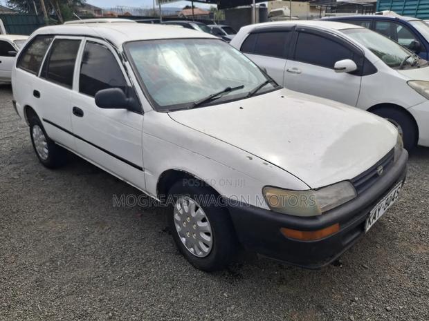 Toyota Corolla 1999 White