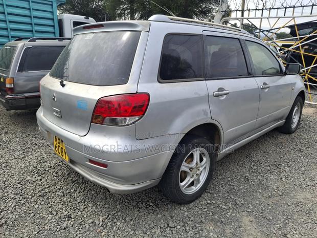 Mitsubishi Airtrek 2003 Silver