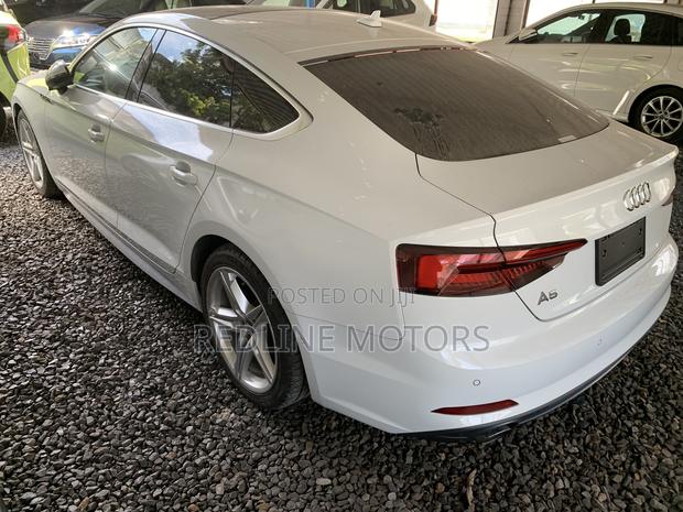 Audi A5 2.0T Premium AWD quattro Coupe 2019 Off white