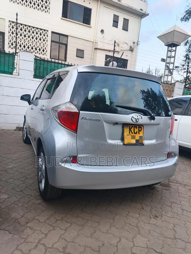 Toyota Ractis 2010 Gray
