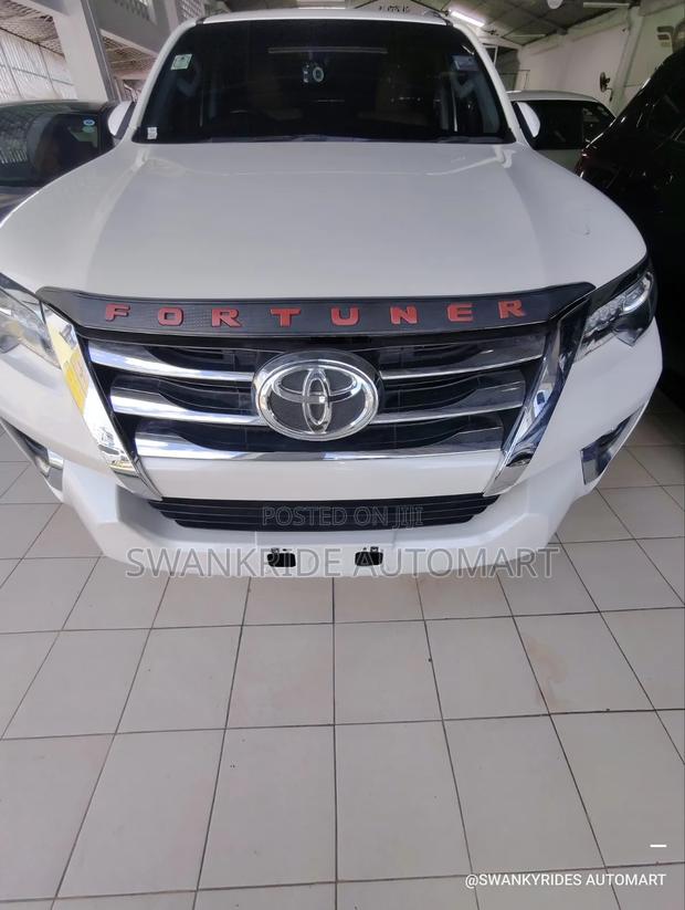 Toyota Fortuner 2.8 D AWD 2019 White