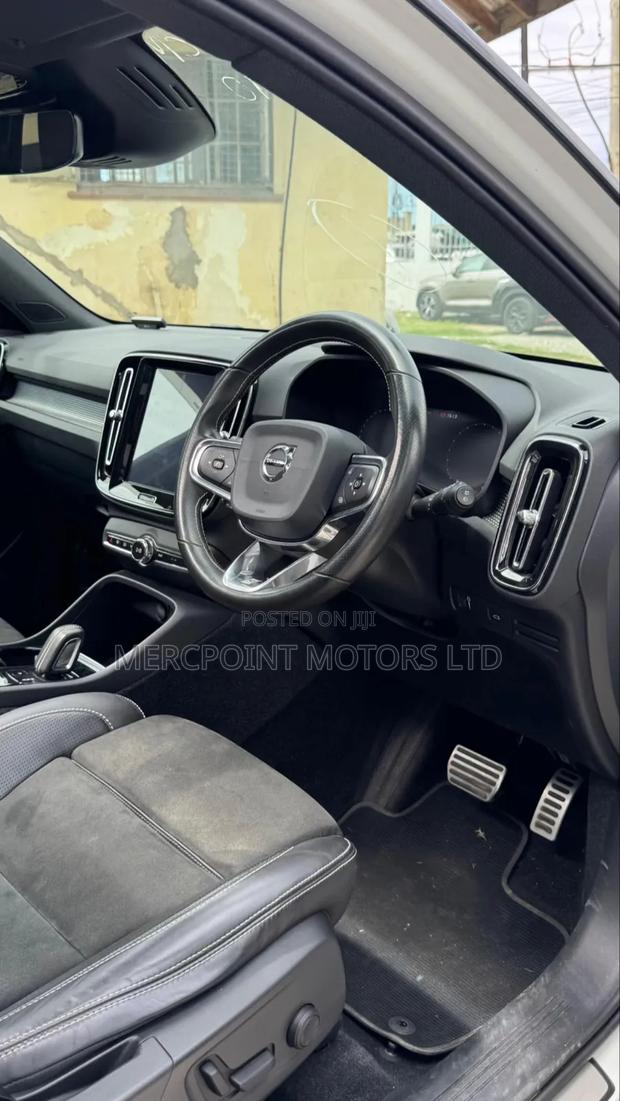 Volvo XC40 2019 Pearl