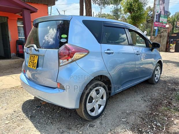 Toyota Ractis 1.3 FWD 2014 Blue