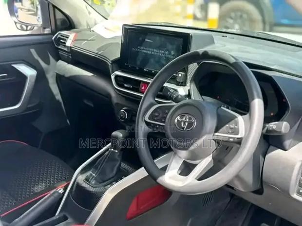Toyota Raize 1.0 AWD 2020 Pearl