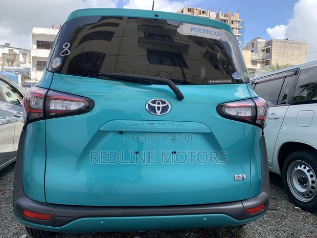Toyota Sienta 1.5 Hybrid FWD 2019 Teal
