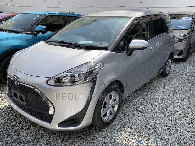 Toyota Sienta 1.5 Hybrid FWD (6-seater) 2019 Silver