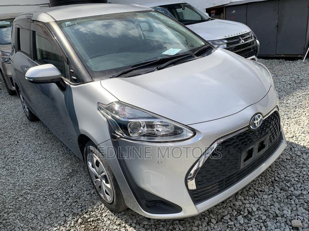 Toyota Sienta 1.5 Hybrid FWD (6-seater) 2019 Silver