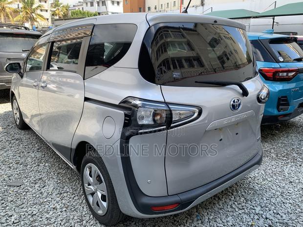 Toyota Sienta 1.5 Hybrid FWD (6-seater) 2019 Silver