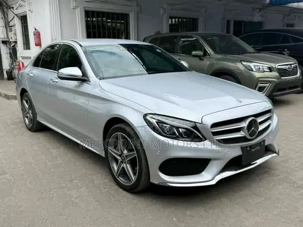 Mercedes-Benz C200 2019 Silver