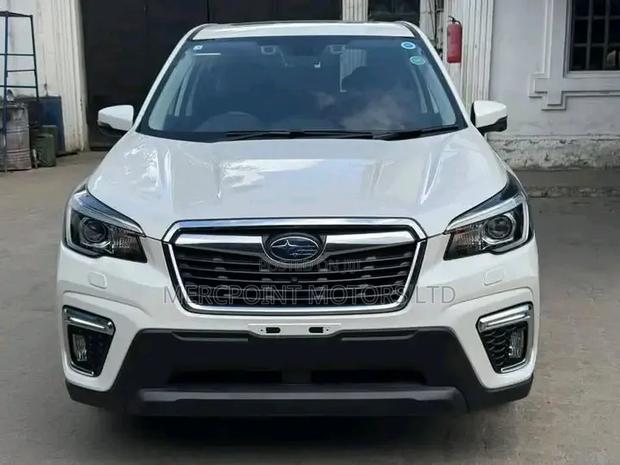 Subaru Forester Base AWD 2019 White