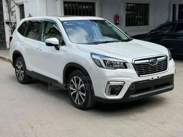 Subaru Forester Base AWD 2019 White