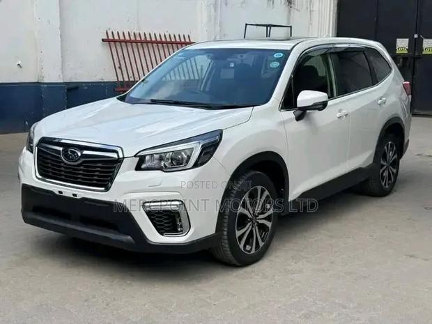 Subaru Forester Base AWD 2019 White