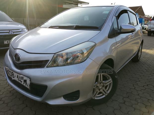 Toyota Vitz 2014 Silver