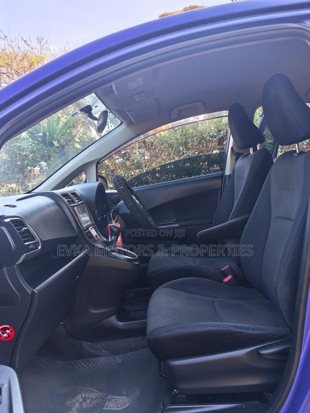 Toyota Ractis 2011 Blue