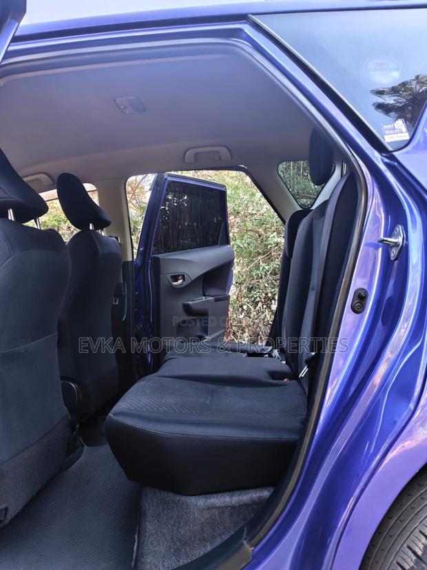 Toyota Ractis 2011 Blue