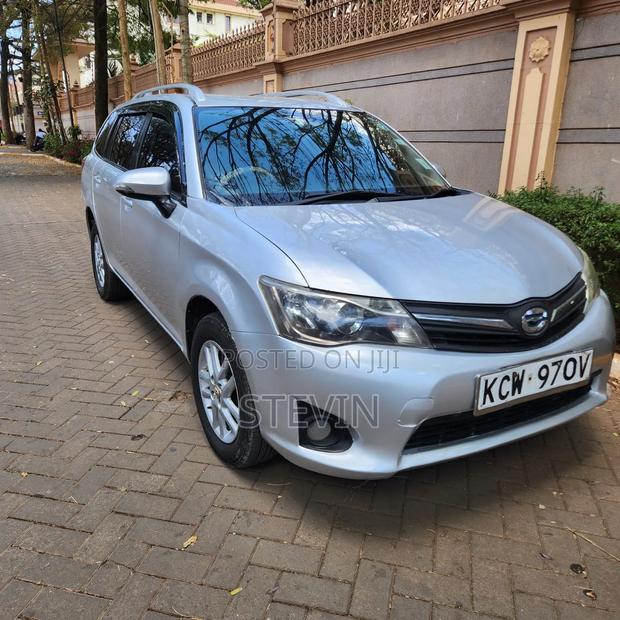 Toyota Corolla Fielder 2013 Silver