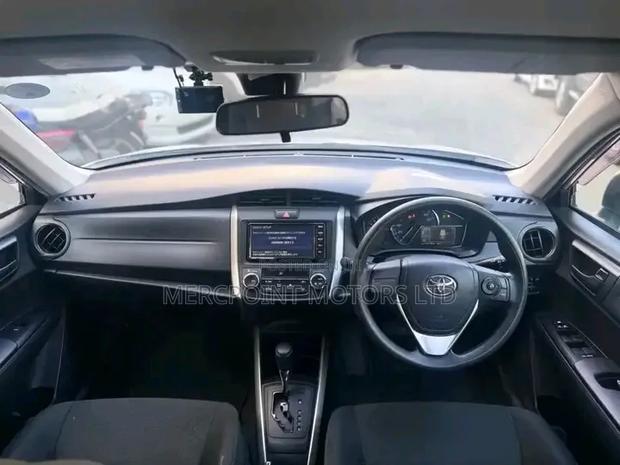 Toyota Corolla Fielder 1.5 Hybrid FWD 2019 Silver