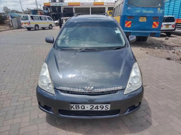 Toyota Wish 2006 Gray