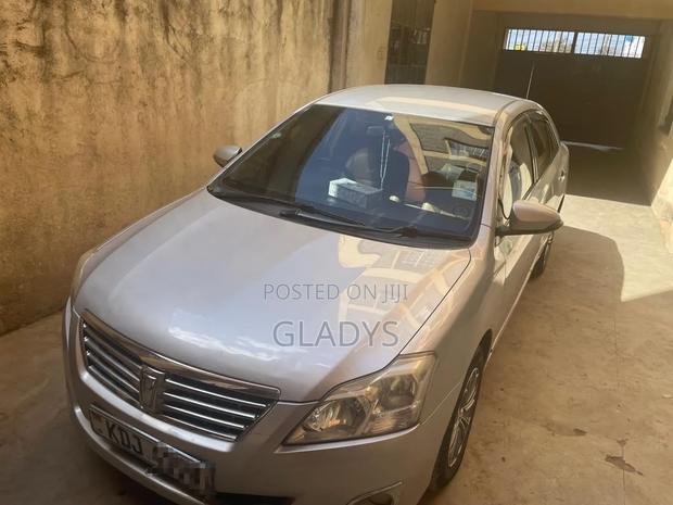 Toyota Premio 2015 Silver