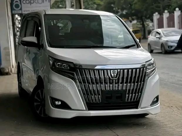 Toyota Esquire 2.0 AWD (8 seater) 2019 Pearl
