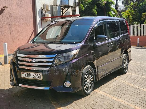 Toyota Noah 2.0 FWD (8 Seater) 2016 Black