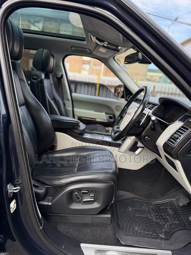 Land Rover Range Rover Vogue 2016 Blue