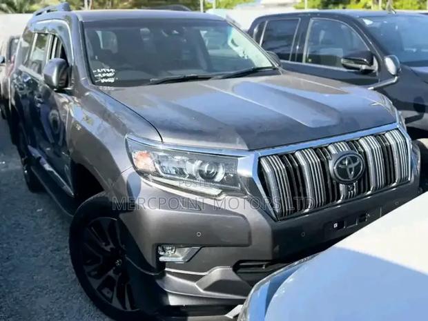 Toyota Land Cruiser Prado 2.8 2020 Matt Black