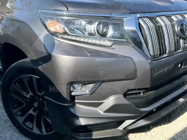 Toyota Land Cruiser Prado 2.8 2020 Matt Black