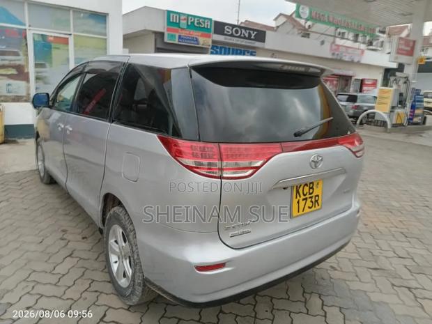 Toyota Estima 2007 Silver