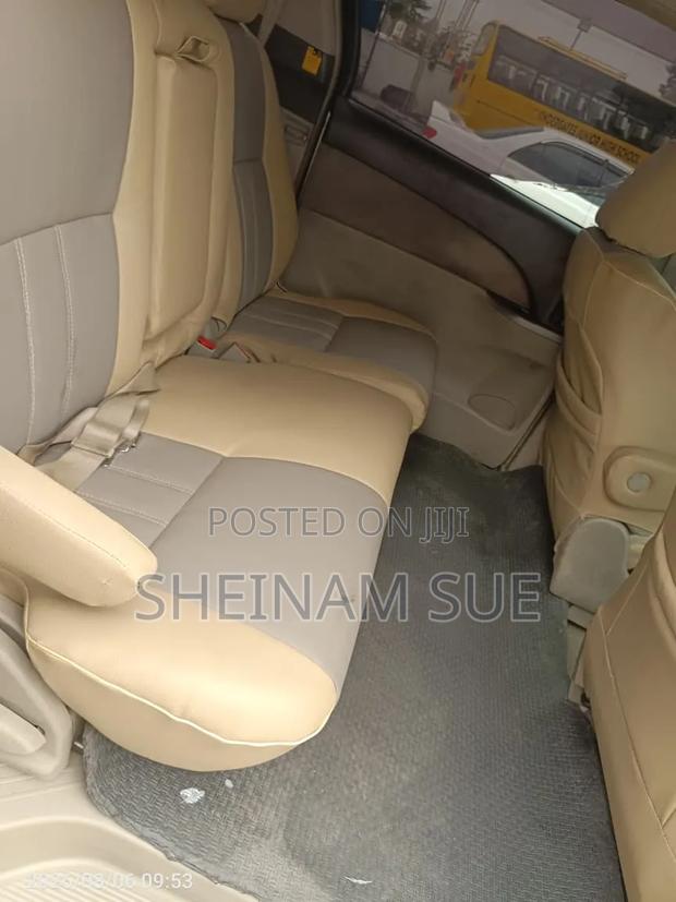 Toyota Estima 2007 Silver