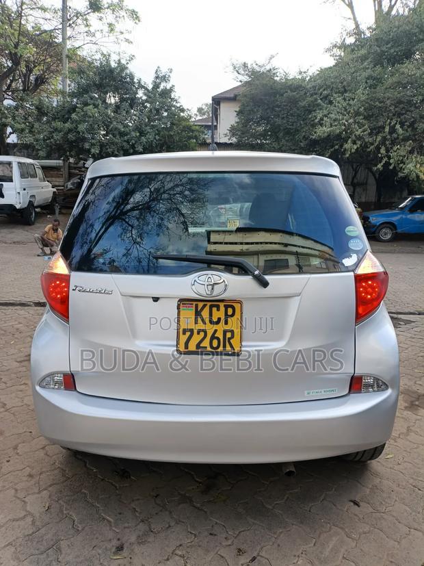 Toyota Ractis 2010