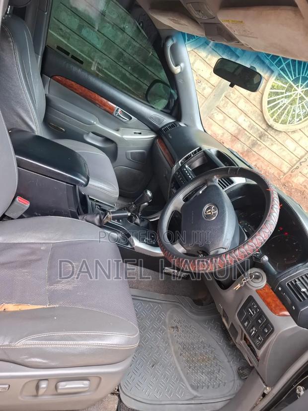 Toyota Land Cruiser Prado 2005 Black