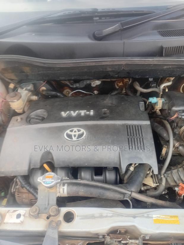 Toyota Sienta 2008 Gray