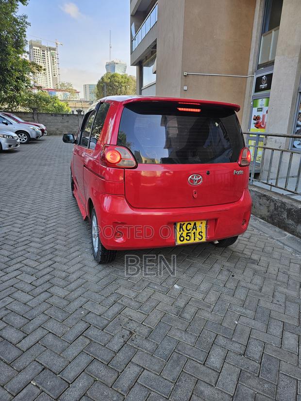 Toyota Porte 1.3 FWD 2009 Red