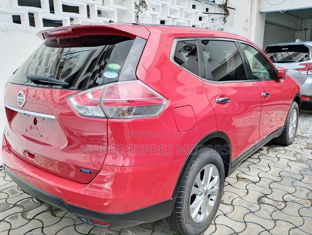 Nissan X-Trail 2.0 Petrol FWD 2016 Red