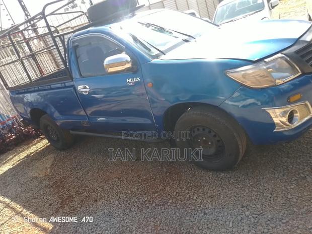 Toyota Hilux 2012 Blue