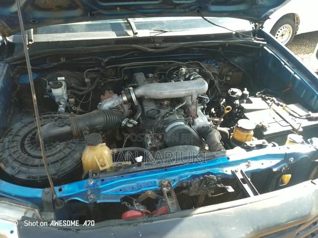 Toyota Hilux 2012 Blue