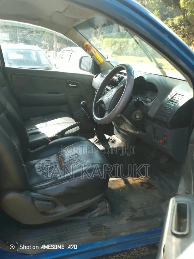 Toyota Hilux 2012 Blue