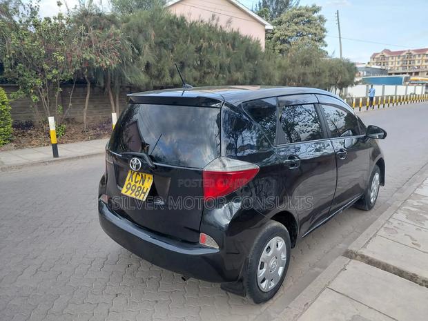 Toyota Ractis 1.5 FWD 2011 Black